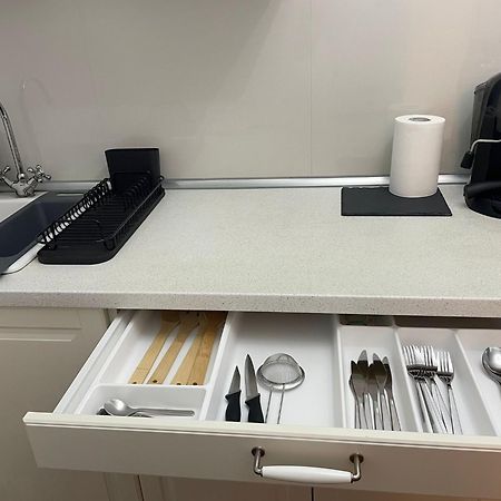 Emm Apartament - 100M Parc Si Metrou Tinererului Bucharest Luaran gambar