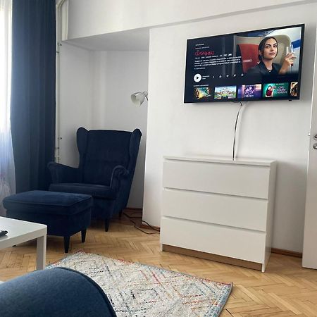 Emm Apartament - 100M Parc Si Metrou Tinererului Bucharest Luaran gambar