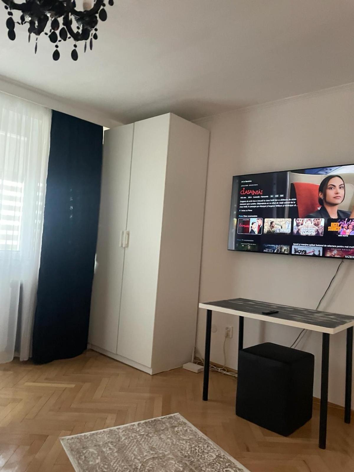 Emm Apartament - 100M Parc Si Metrou Tinererului Bucharest Luaran gambar