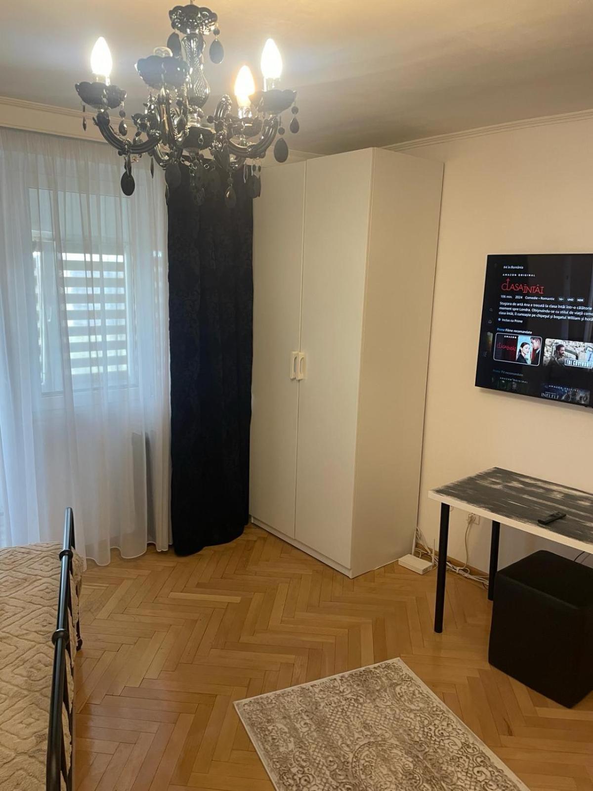 Emm Apartament - 100M Parc Si Metrou Tinererului Bucharest Luaran gambar