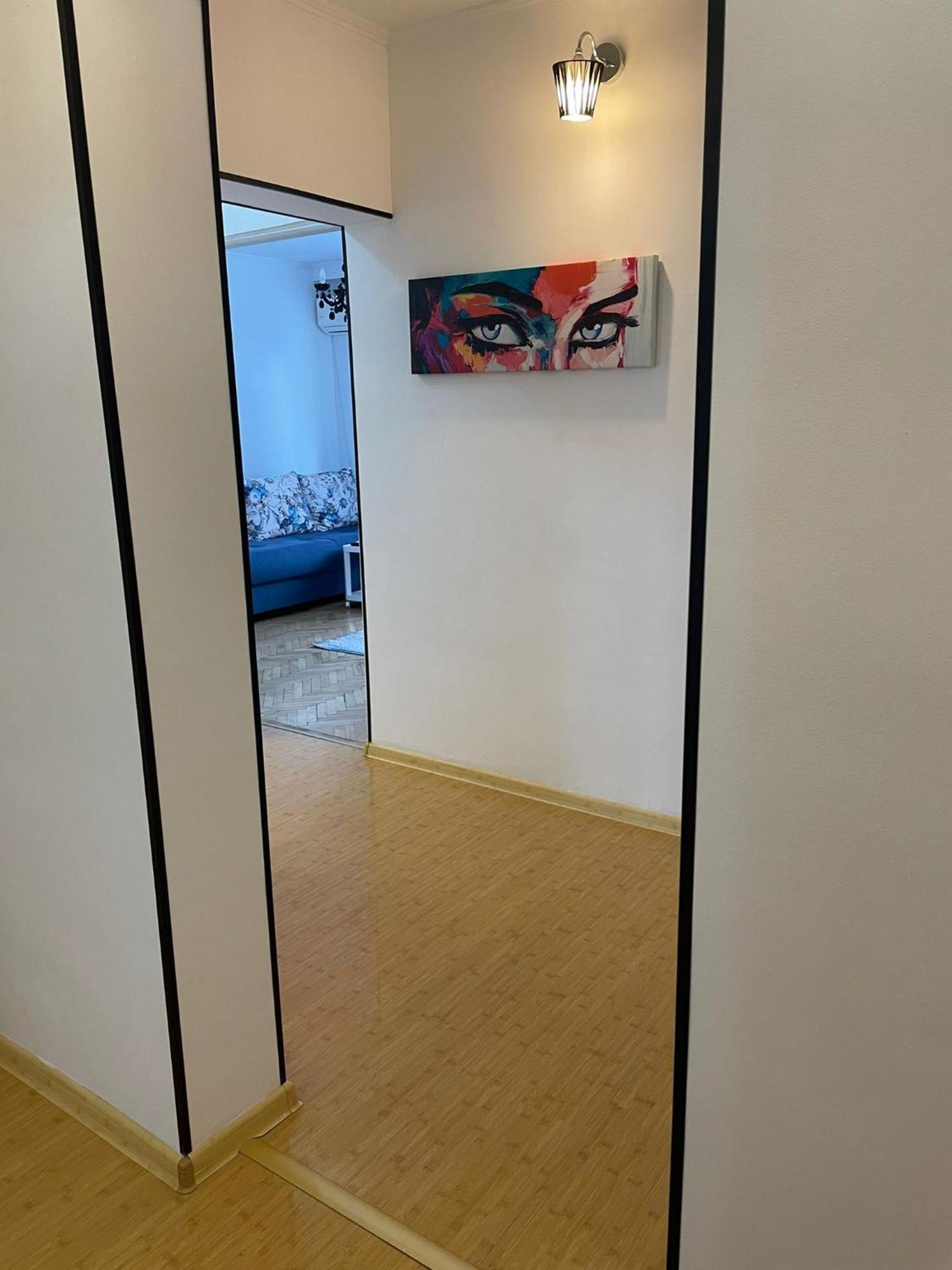 Emm Apartament - 100M Parc Si Metrou Tinererului Bucharest Luaran gambar
