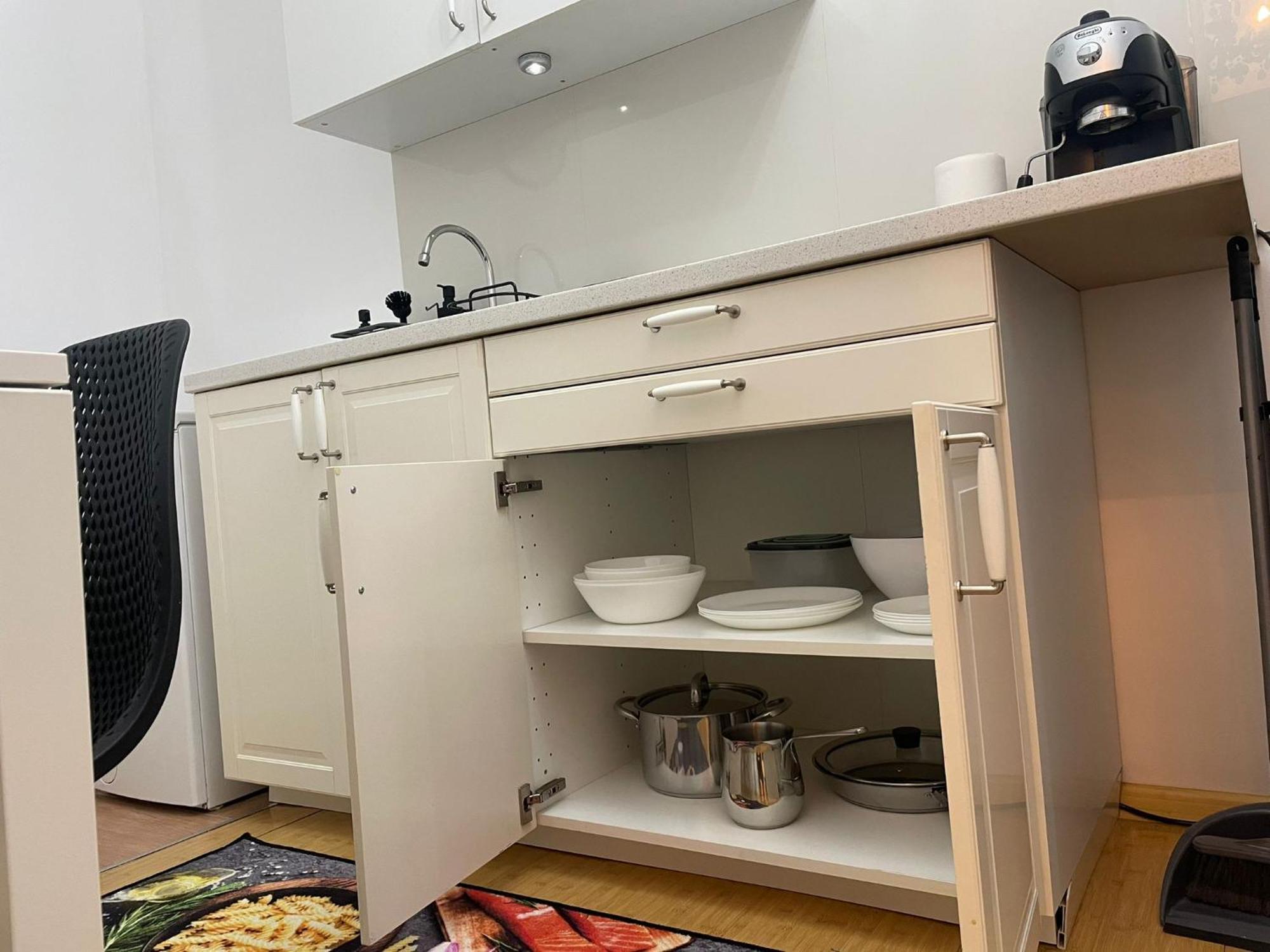 Emm Apartament - 100M Parc Si Metrou Tinererului Bucharest Luaran gambar