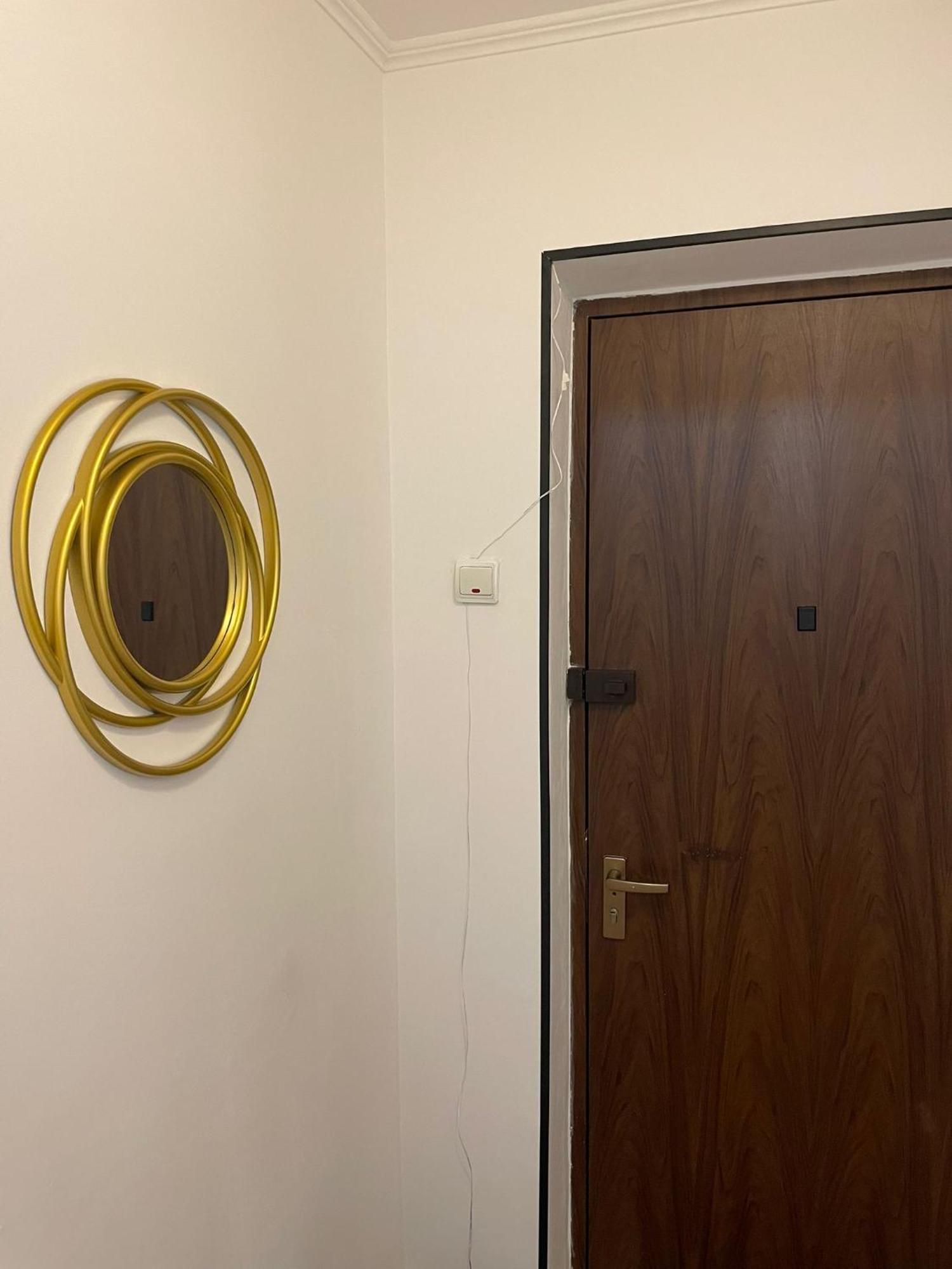 Emm Apartament - 100M Parc Si Metrou Tinererului Bucharest Luaran gambar