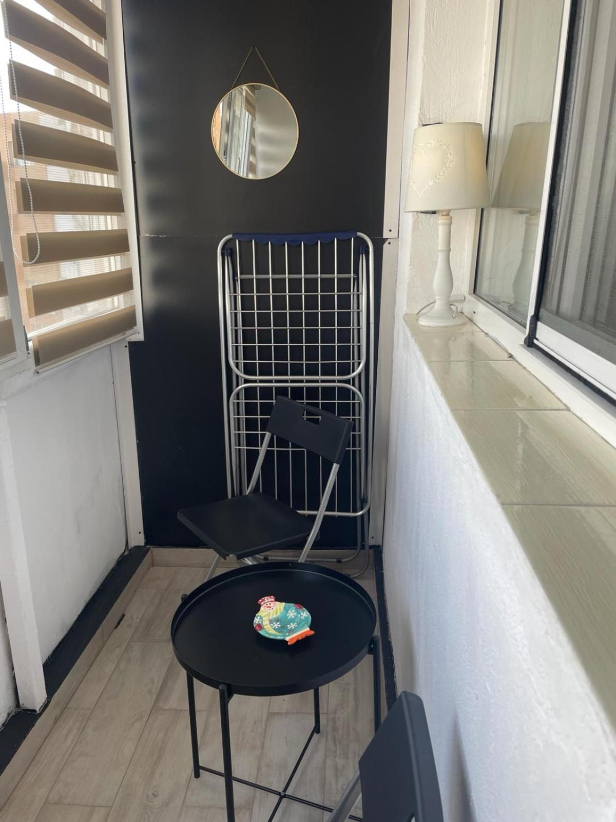 Emm Apartament - 100M Parc Si Metrou Tinererului Bucharest Luaran gambar